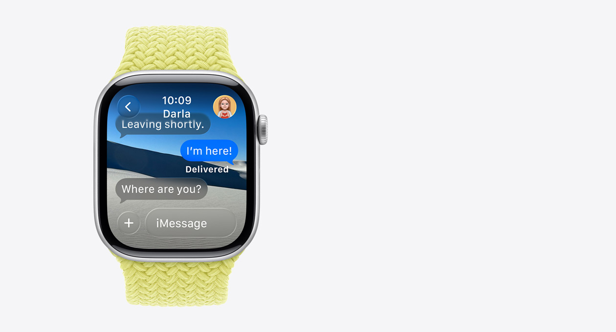 Apple Watch i sølv med blåviolet rem, gennemsigtig besked på skærmen, hvor der står: Where are you?, ordet Suggestions ses nedenunder med en smart action, hvor der står: Share Location for 1 hour